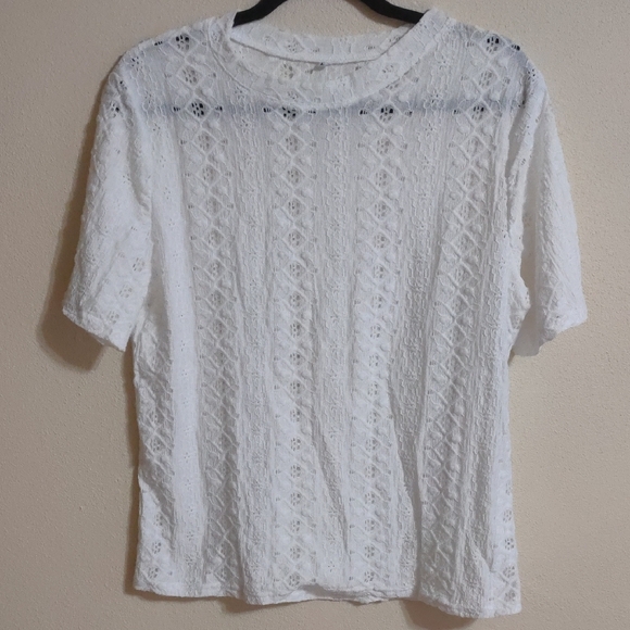Unbranded Tops - NWOT White Lace Women's Top L